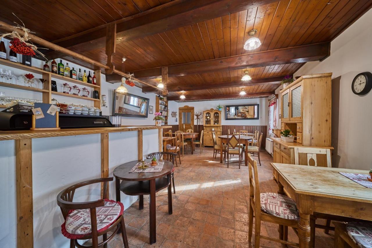 Pod Svatou Annou - Penzion A Rizkovna Horní Maršov Buitenkant foto