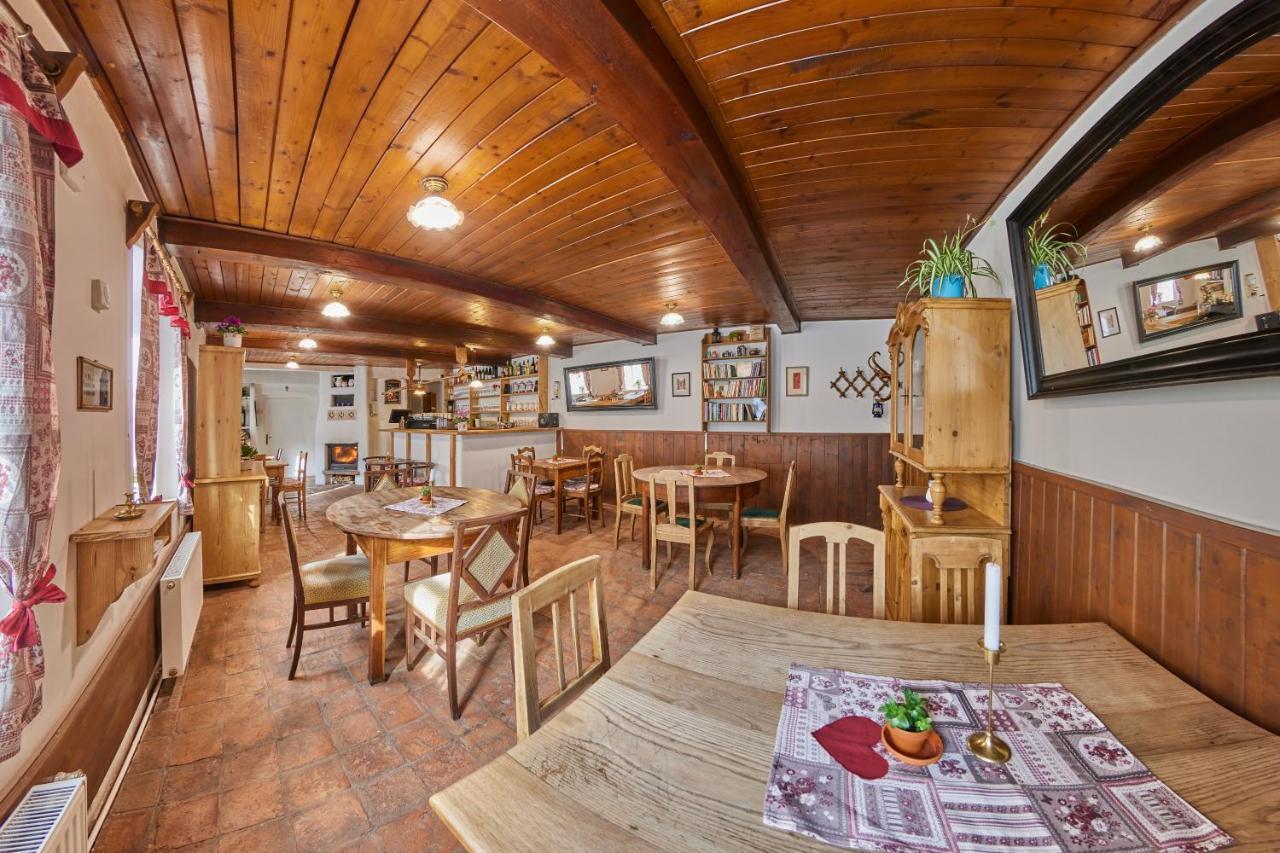 Pod Svatou Annou - Penzion A Rizkovna Horní Maršov Buitenkant foto
